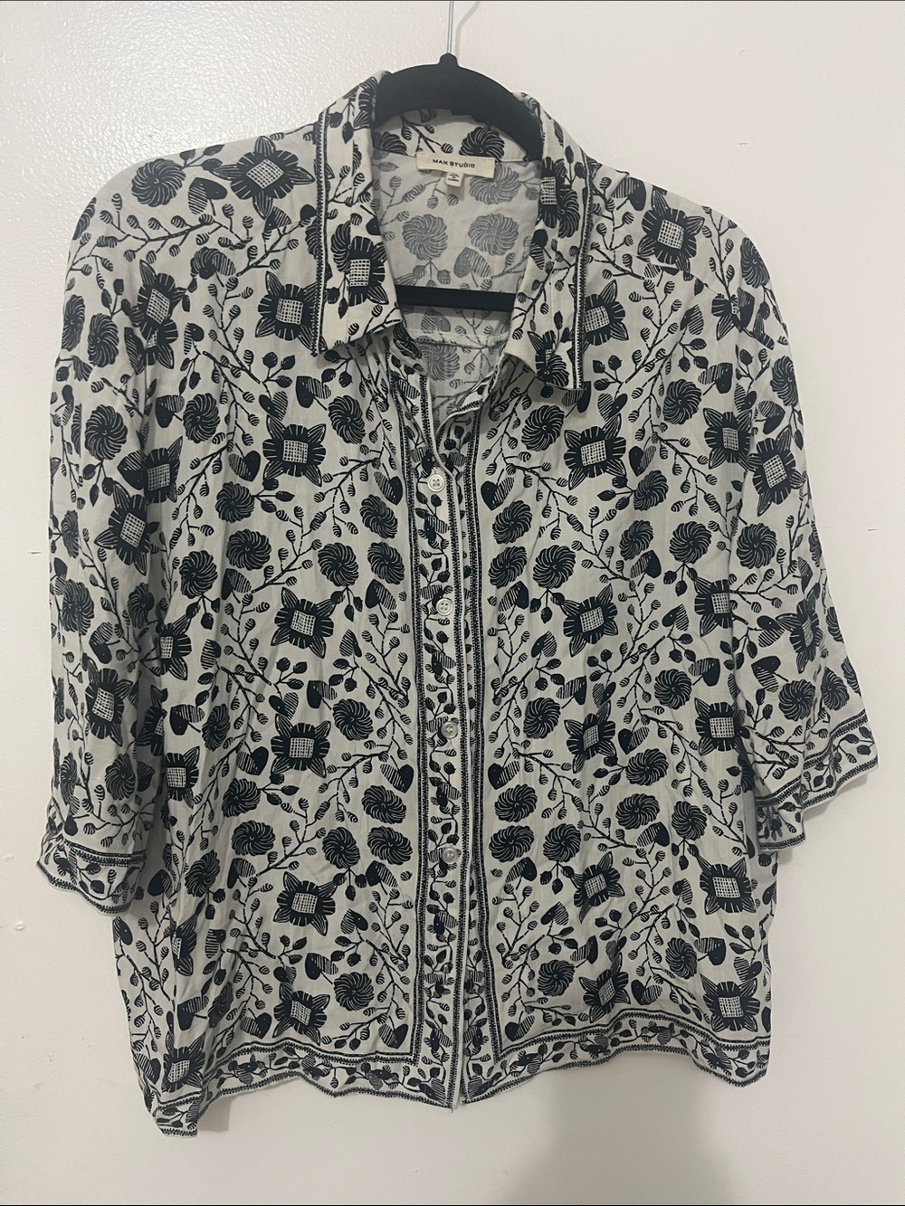 Max Studio Black & White Floral Button-Front Shirt